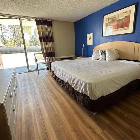 Travelodge By Wyndham ลัมเบอร์ตัน ภายนอก รูปภาพ